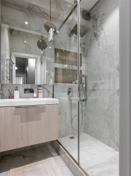 2-к квартира, 3/33 эт., 65м²