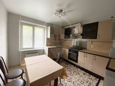 2-к квартира, 1/10 эт., 64м²