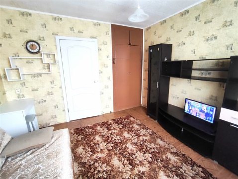 2-к квартира, 5/5 эт., 42м²