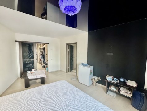 4-к квартира, 6/9 эт., 93м²